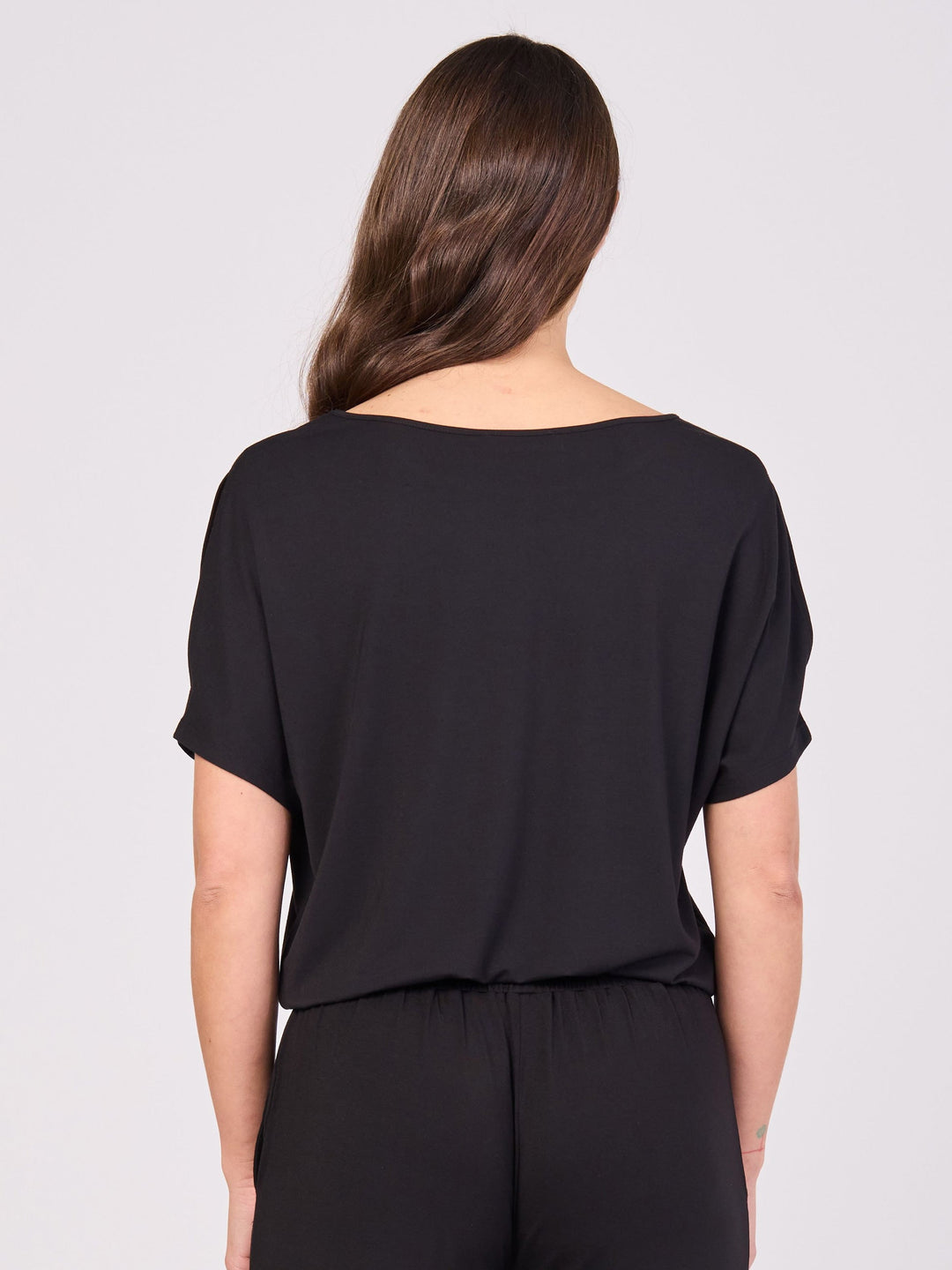 Keyhole Sleeve Luxe Tee - Black