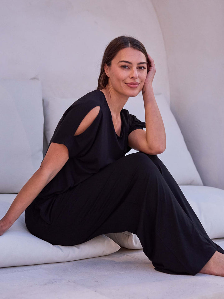 Keyhole Sleeve Luxe Tee - Black