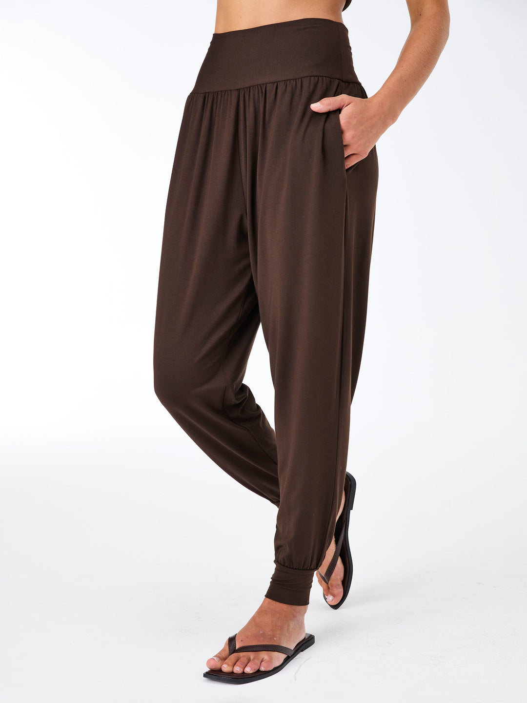 Nomad Relax Pant - Coffee Bean